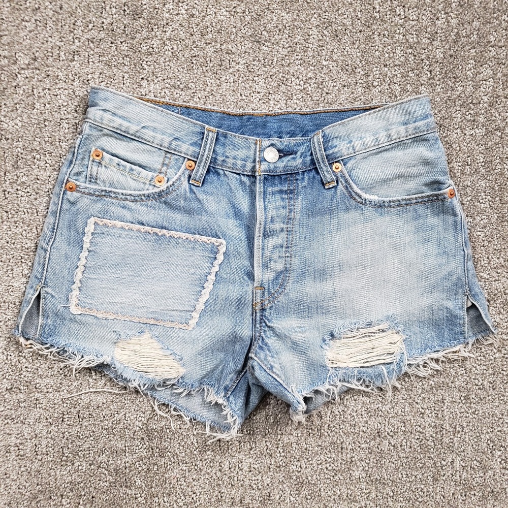 Levis 501 Shorts Womens 26 Distressed Patch Light Wash Denim Cutoff Frayed Boho